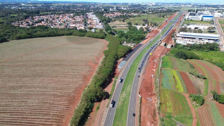 Motoristas atenção: Obras interditam saída da Av. Santa Isabel para a SP-332
